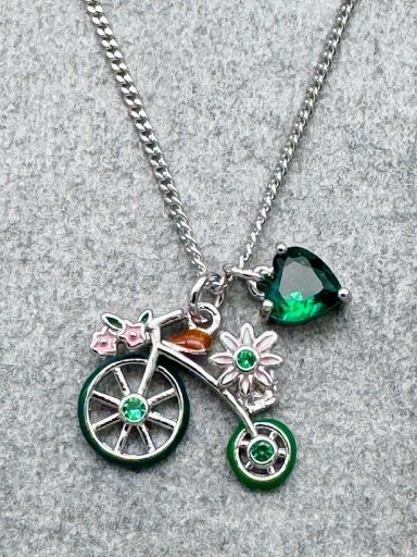 Kaklo papuošalas EMERALD RIDE Kaklo papuošalas EMERALD RIDE