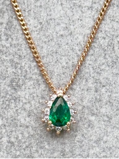 Kaklo papuošalas ROYAL EMERALD Kaklo papuošalas ROYAL EMERALD